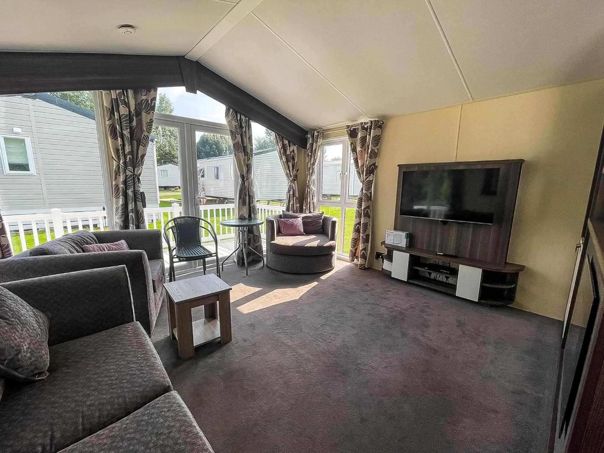 Beautiful 6 Berth Caravan With Decking At Broadland Sands Ref 20009sv Campsite